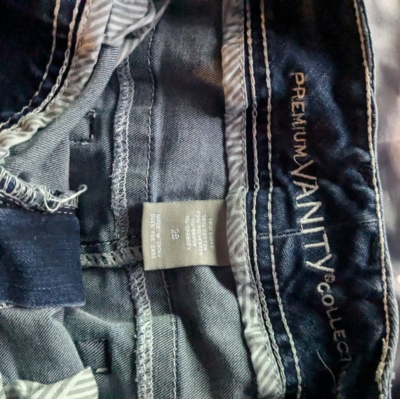 Jean Skirt Darker color - Picture 2 of 3